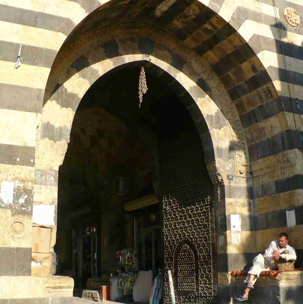 Entrée du caravansérail Al-Wazir à Alep