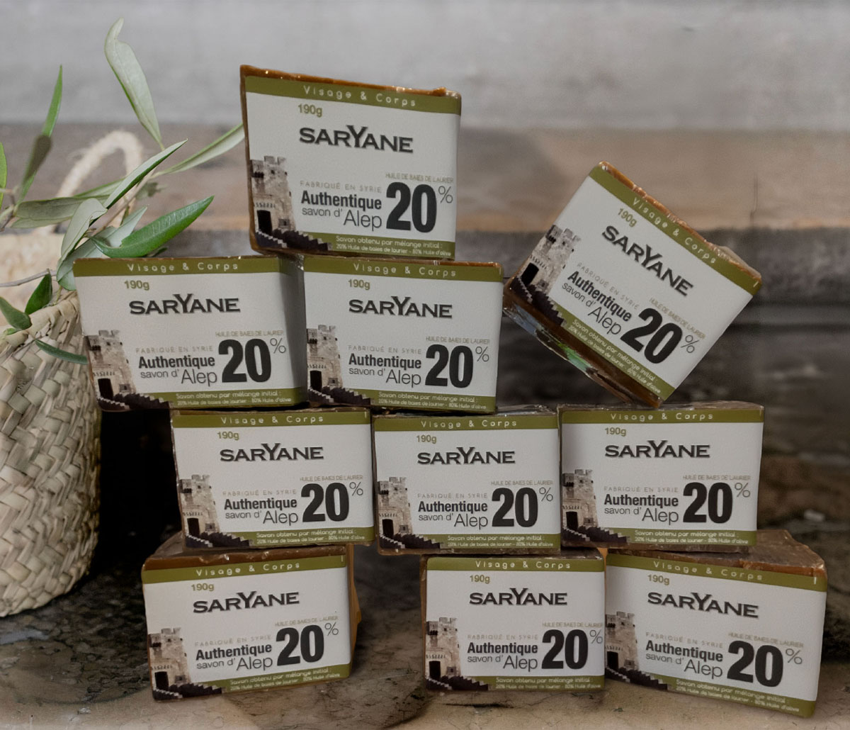Lot de 10 savons d'Alep traditionnels avec 20% d'huile de baie de laurier