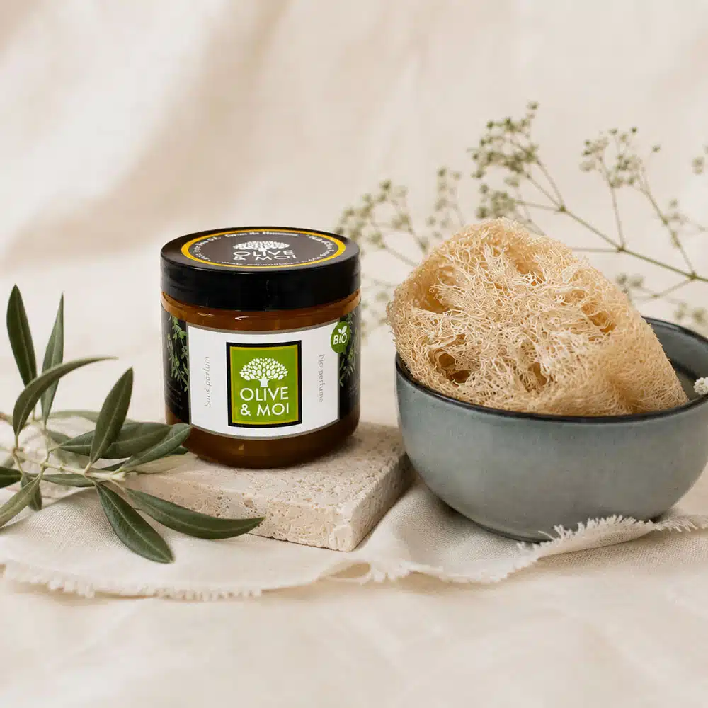 Savon noir et accessoires naturels pour le bain